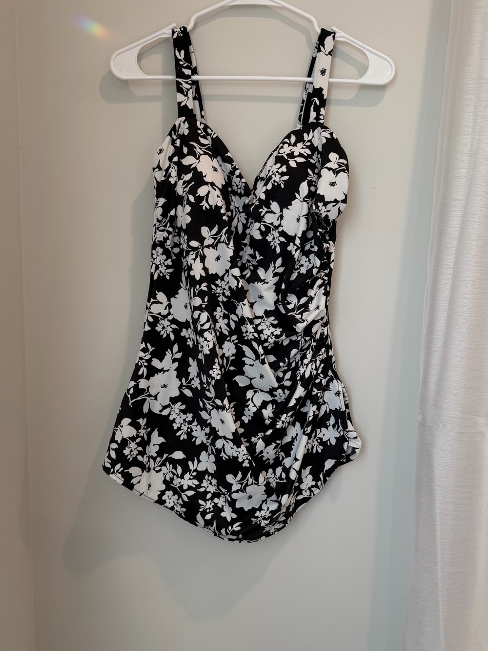 Women's Black & White Floral One-Piece Tummy Control Swimsuit-Never Worn